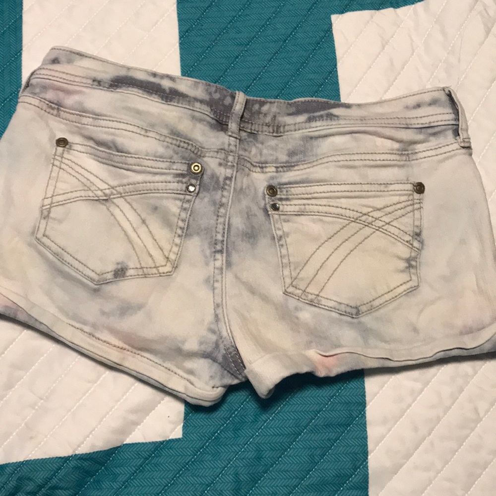 Shorts - Picture 3 of 3